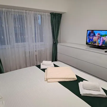 Appartement Apartment, 3 Rooms,nearby Piata Victoriei And Gara De Nord, Main Railwaystation Bucarest
