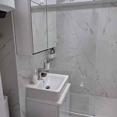 Apartment, 3 Rooms,nearby Piata Victoriei And Gara De Nord, Main Railwaystation Apartment *