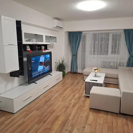 Apartment Apartment, 3 Rooms,nearby Piata Victoriei And Gara De Nord, Main Railwaystation *