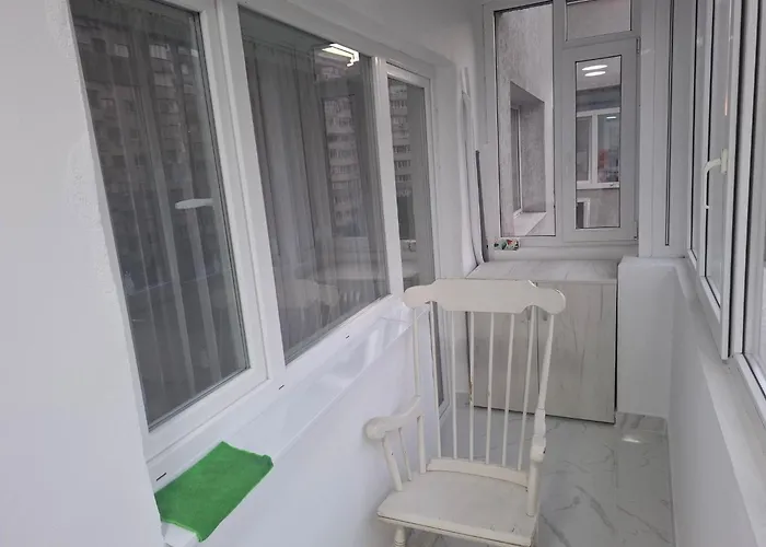 Apartment, 3 Rooms,nearby Piata Victoriei And Gara De Nord, Main Railwaystation Апартаменти Бухарест