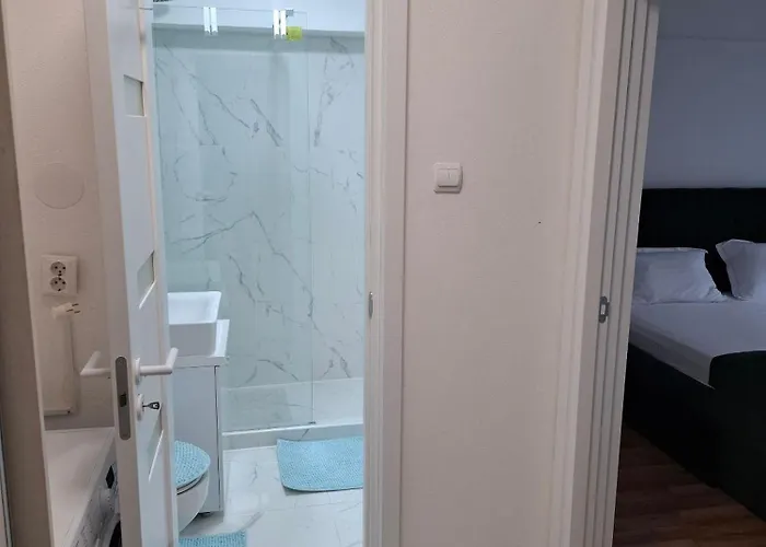 Lejlighed Apartment, 3 Rooms,nearby Piata Victoriei And Gara De Nord, Main Railwaystation Bukarest