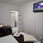 Apartment, 3 Rooms,nearby Piata Victoriei And Gara De Nord, Main Railwaystation *