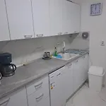 Apartment, 3 Rooms,nearby Piata Victoriei And Gara De Nord, Main Railwaystation بوخارست