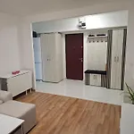 شقة Apartment, 3 Rooms,nearby Piata Victoriei And Gara De Nord, Main Railwaystation