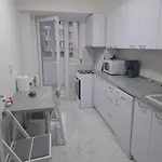 شقة Apartment, 3 Rooms,nearby Piata Victoriei And Gara De Nord, Main Railwaystation *