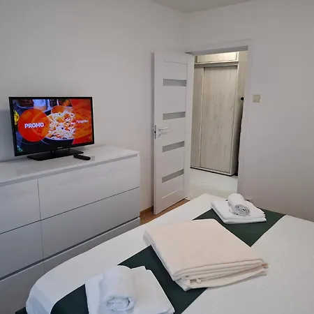Apartment, 3 Rooms,nearby Piata Victoriei And Gara De Nord, Main Railwaystation Apartment Bucharest