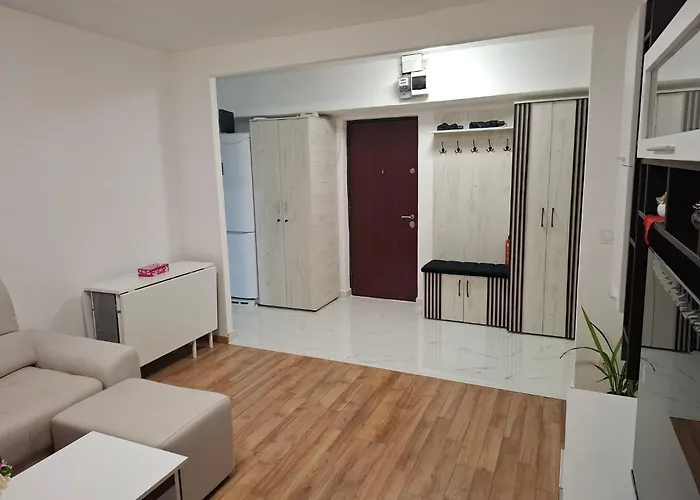 Apartment Apartment, 3 Rooms,nearby Piata Victoriei And Gara De Nord, Main Railwaystation