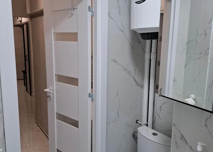 Apartment, 3 Rooms,nearby Piata Victoriei And Gara De Nord, Main Railwaystation * Bucharest