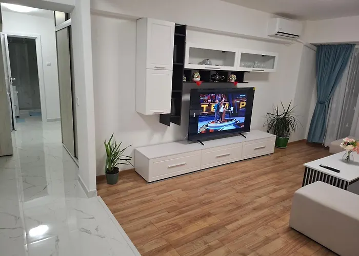 Apartment, 3 Rooms,nearby Piata Victoriei And Gara De Nord, Main Railwaystation Bucharest